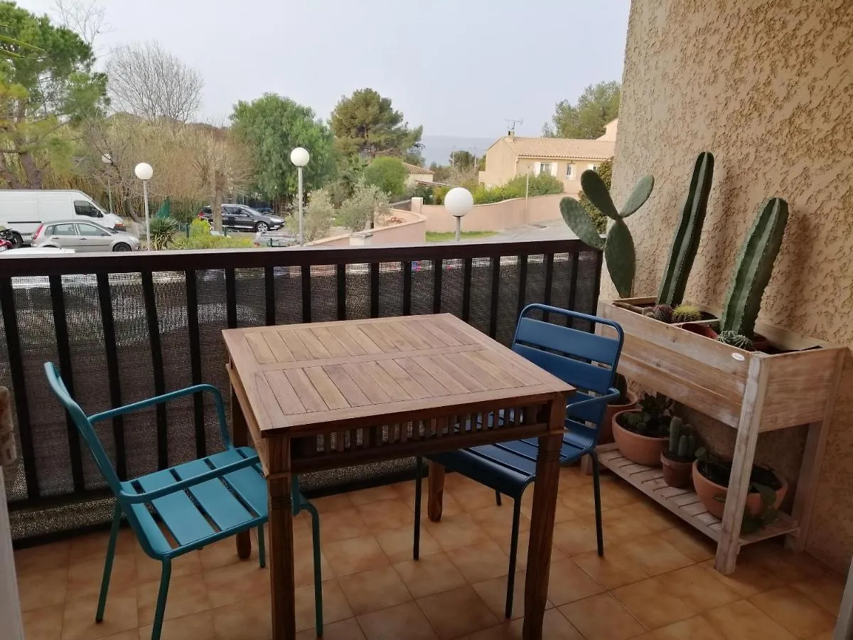 Sanary Les Gorguettes, Studio Avec Terrasse Vue Mer, A 10 Min A Pieds De La Plage 0*, Sanary-sur-Mer France