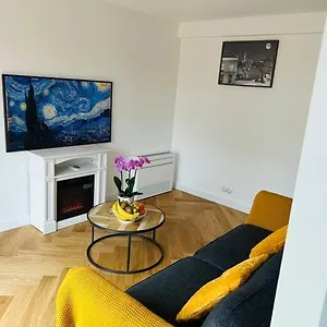 An Exceptional Apartment, 20 Min Paris, 10 Min Orly Airport, 30 Min Disney, 25 Min Versailles, Parking Free Appartement Antony